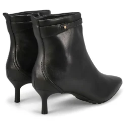 Adela Up Women