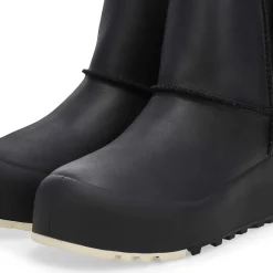 Classic Streetscape Leather Women