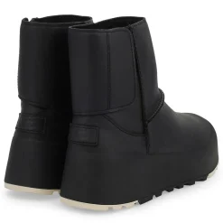 Classic Streetscape Leather Women