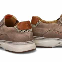 Un Briley Step Men